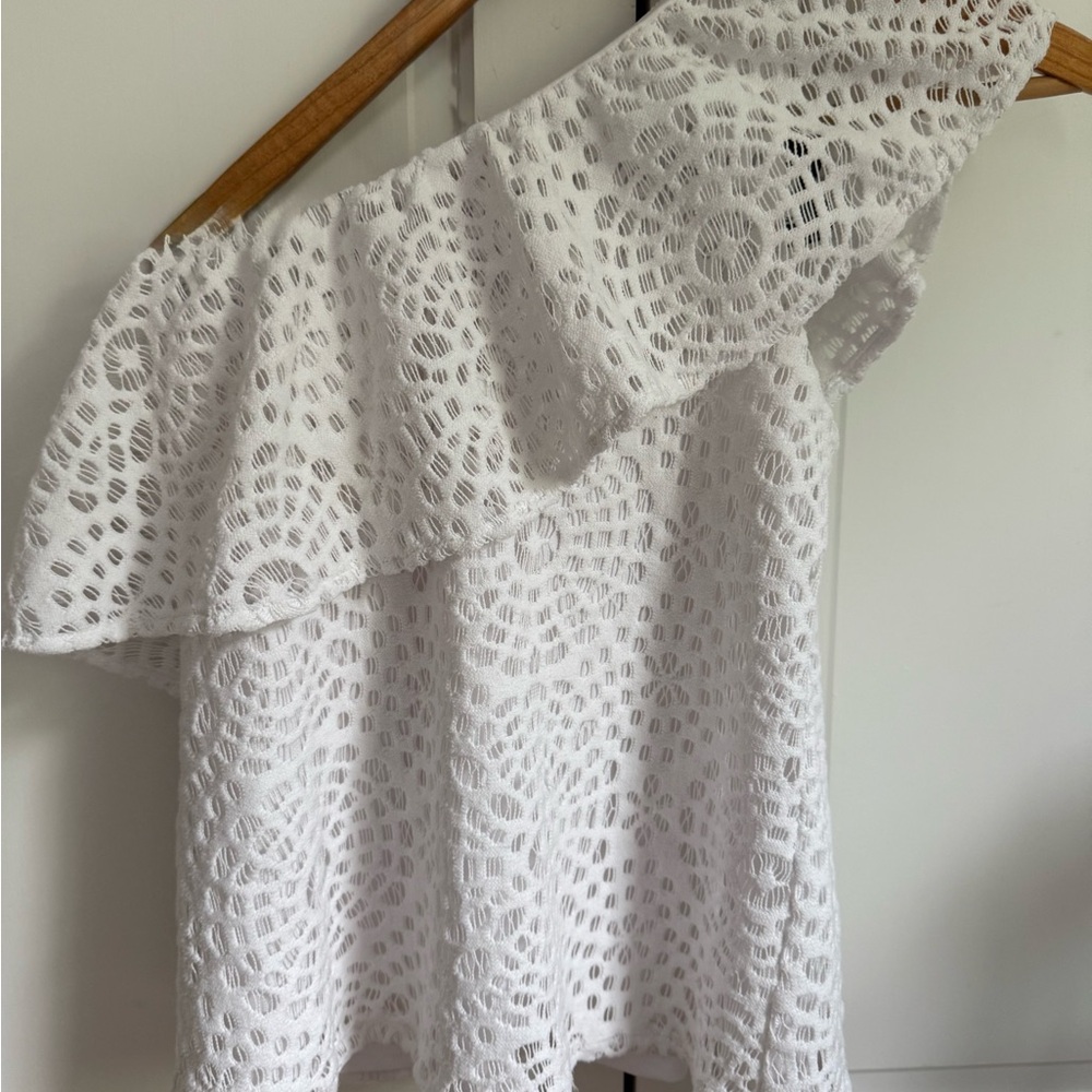 XS Lilly Pulitzer White Eyelet One-Shoulder Ruffled Top
